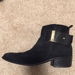 Black suede-finish booties - Like new 38